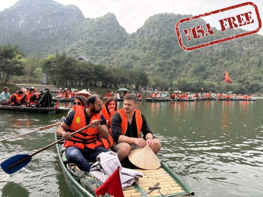 Miễn visa du lịch vào Việt Nam cho công dân 12 nước